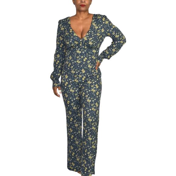Free People Some Like it Hot Jumpsuit Blue Flare Leg Long Sleeve Floral Size 4 - Picture 8 of 15